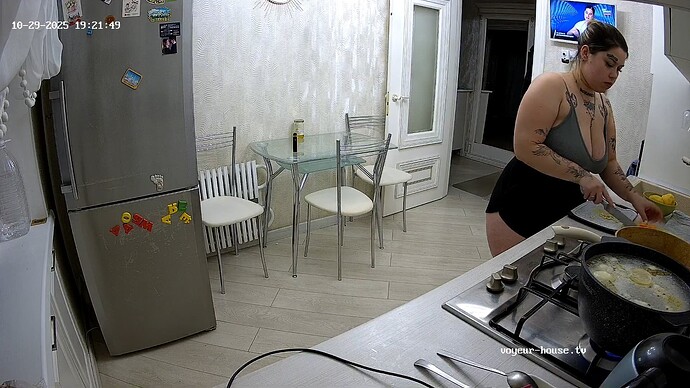 realm122-cam11-1761754914