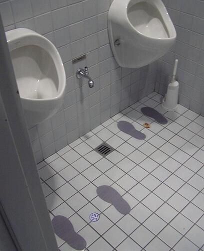 734601_593722047305345_1392901867_n