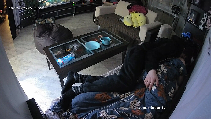 realm64-cam16-1761100448