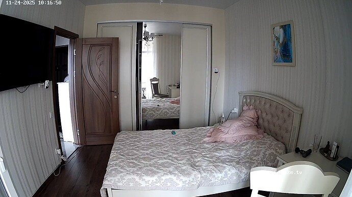 realm124-cam15-1763974160