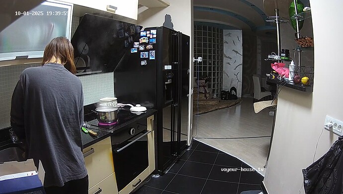 realm8-cam11-1759336833