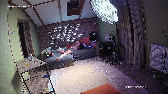 Screenshot 2023-09-23 at 21-13-32 Voyeur House TV 🔥 – #1 FREE Source for hidden real life cams