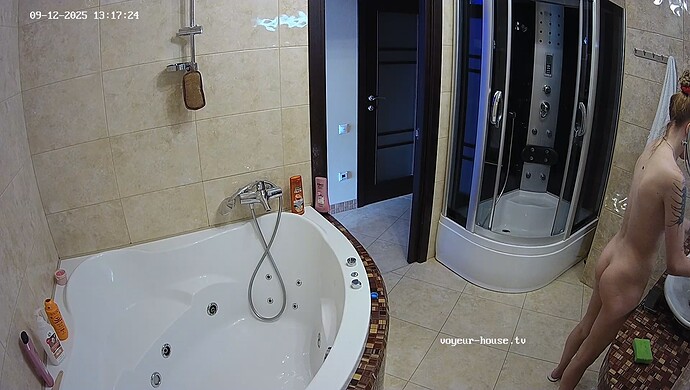 realm102-cam110-1757668698