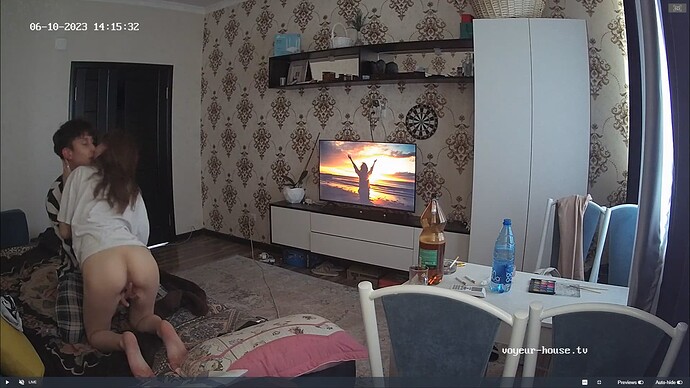 Ashampoo_Snap_samedi 10 juin 2023_9h19m54s_009_Cinderella & Isidor apartment with reallifecam cameras at Voyeur House TV - Google Chrome