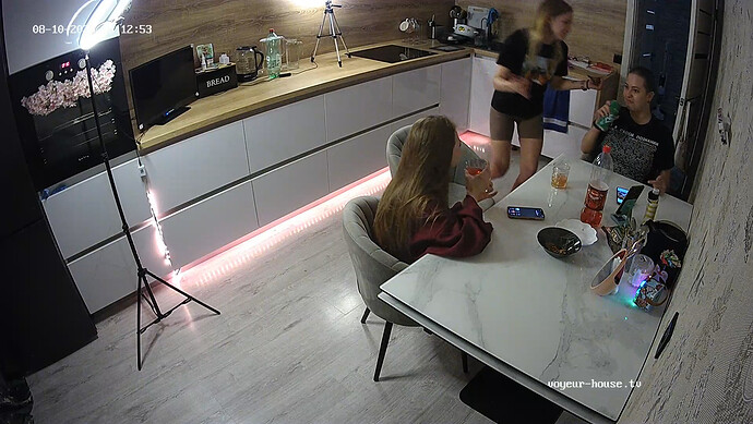 realm64-cam11-1754774010