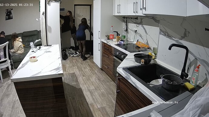 realm126-cam12-1765579344