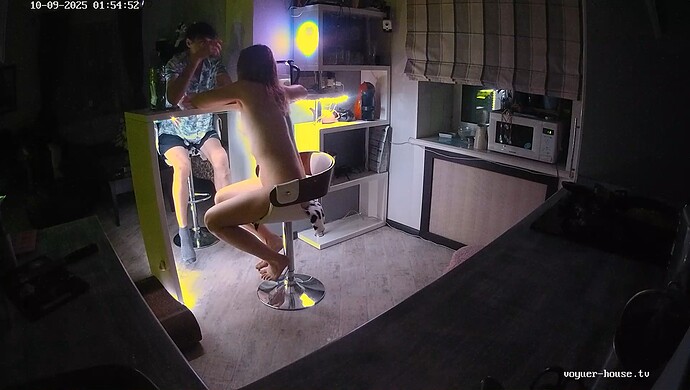 realm64-cam12-1760004007