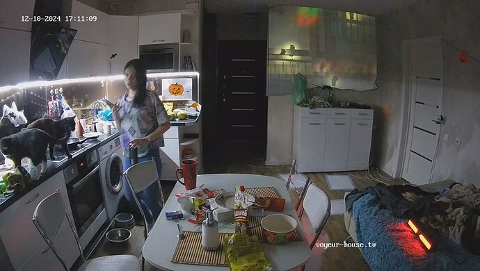 realm69-cam12-1733838083