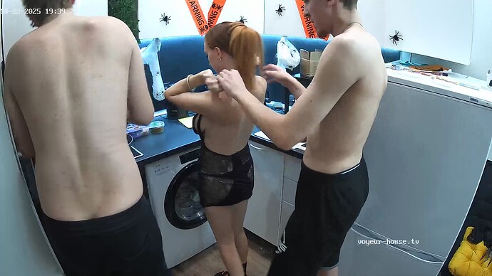 realm42-cam11-1761240384