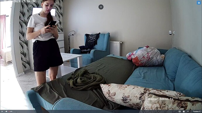 Ashampoo_Snap_samedi 25 mai 2024_18h11m22s_002_Living room camera at Kristall reallifecam apartment at Voyeur House TV (cam13) - Google Chrome