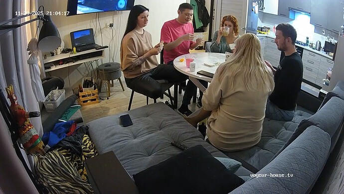 realm18-cam13-1764439490