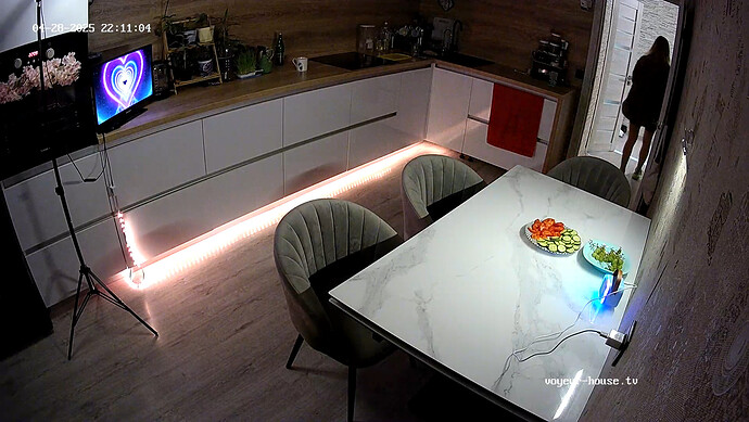 realm64-cam11-1745867506