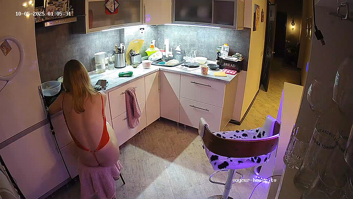 realm64-cam12-1759629370