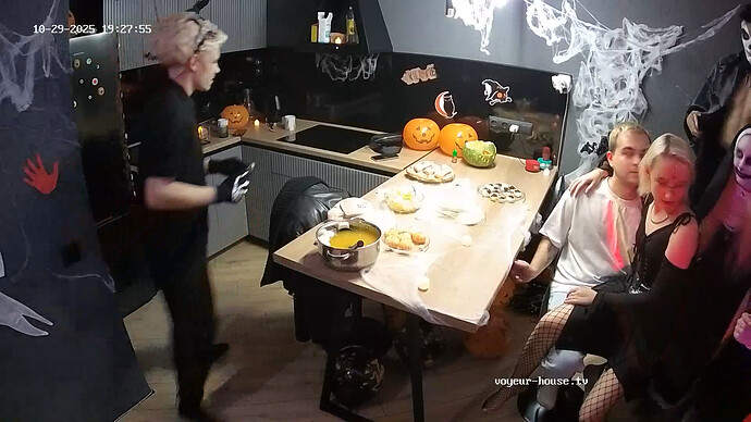 AoraPaladin-20251029-05