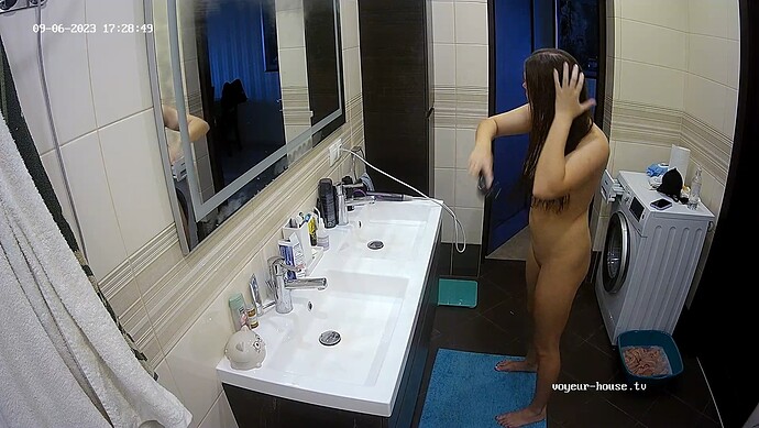 realm42-cam111-1694011204