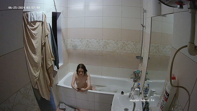 realm69-cam19-1719273503