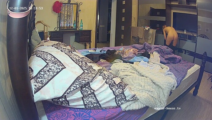 realm64-cam17-1764614883