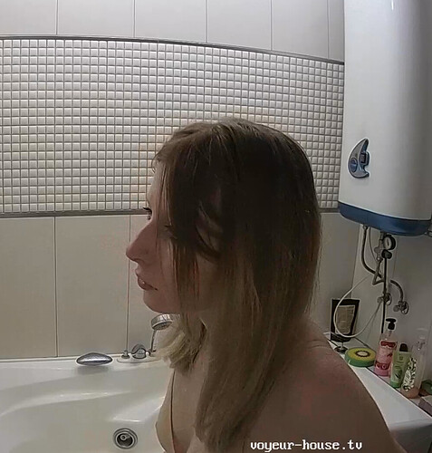 Screenshot 2023-08-20 at 23-33-54 Bedroom camera at Tonk reallifecam apartment at Voyeur House TV (cam111)