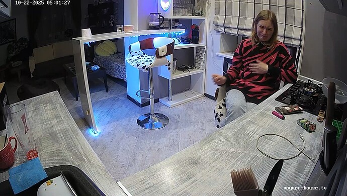 realm64-cam11-1761100410