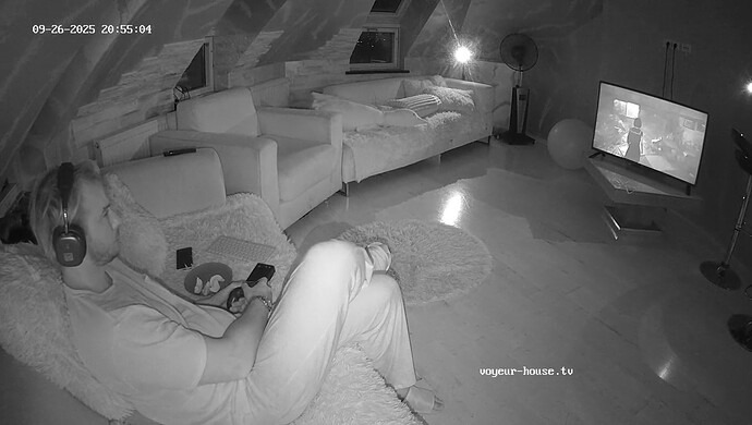 realm8-cam16-1758909339