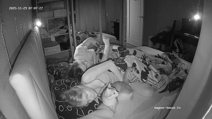 realm87-cam16-1764391163