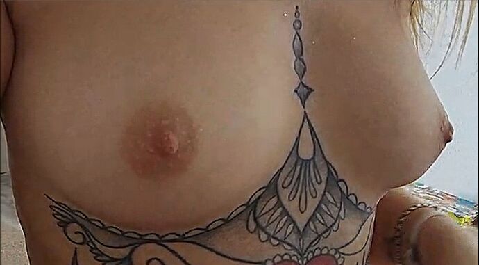 Melissa_250621_nipples_livingroom_@_Mariya_realm13