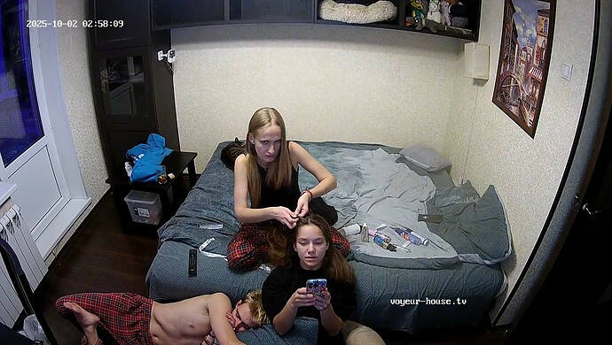 realm7-cam16-1759363124