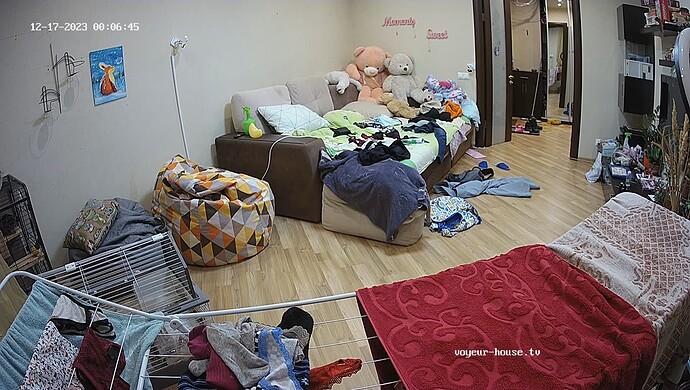 realm37-cam15-1702760839