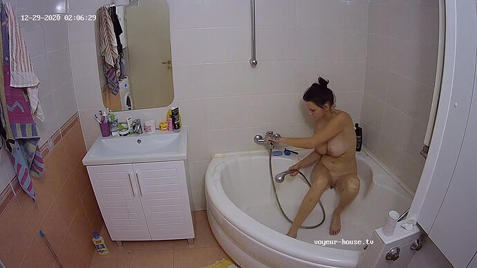 Polekyla_201222_shower_@_Pure_Kitty_pussy_realm90-cam111-1710473204