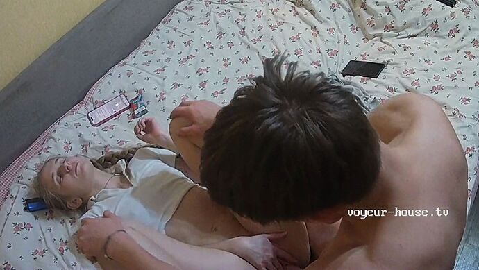 Bo_260904_pussy_couch_@Ubaldo&_Bo_realm7_01