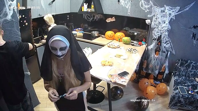 AoraPaladin-20251029-07