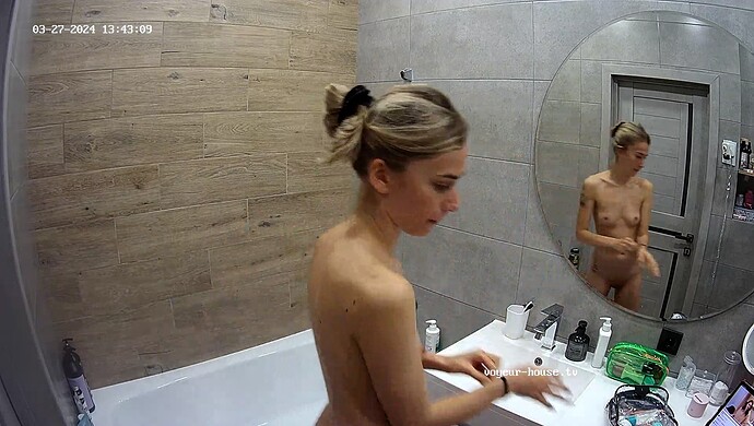 realm8-cam19-1711540015