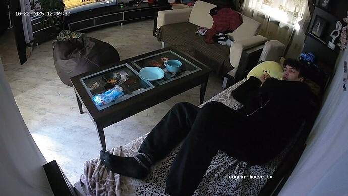 realm64-cam16-1761124236