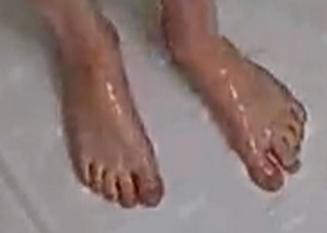 Alyx feet