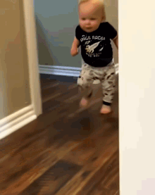 baby-turns-around