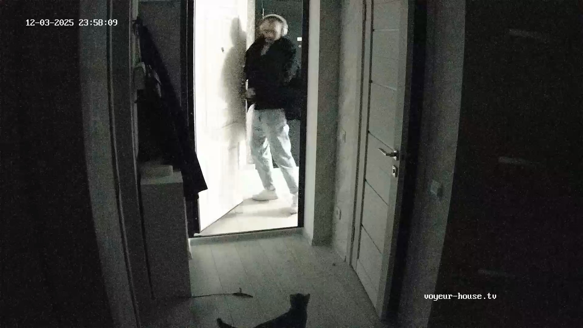 realm13-cam110-1764798380