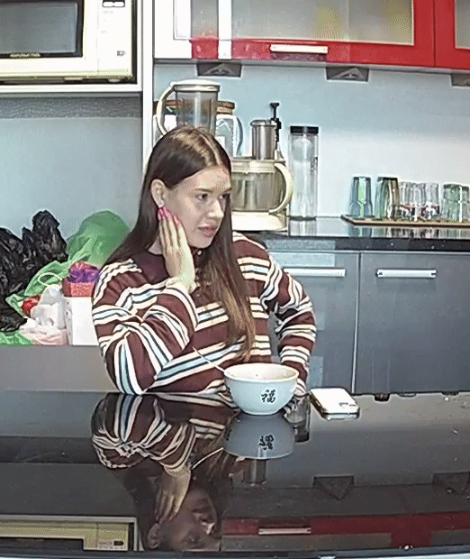 KitchencameraatErikHaroldreallifecamapartmentatVoyeurHouseTVcam1221-ezgif.com-video-to-gif-converter