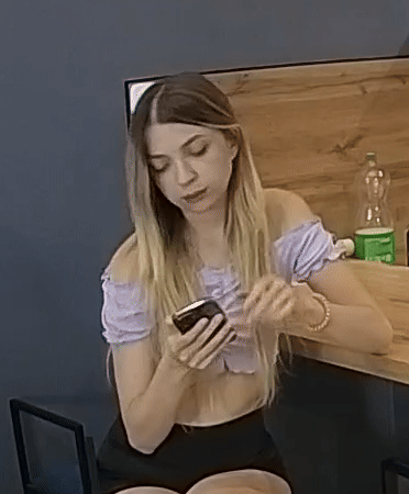 945404d8-a756-4135-a369-a80ae0dde2ba-ezgif.com-video-to-gif-converter