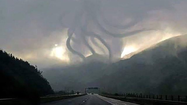 Strange cloud on the I-40 highway